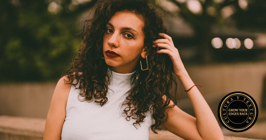 Latina woman with curly hair — Grow Your Edges Back Cultura y Textura